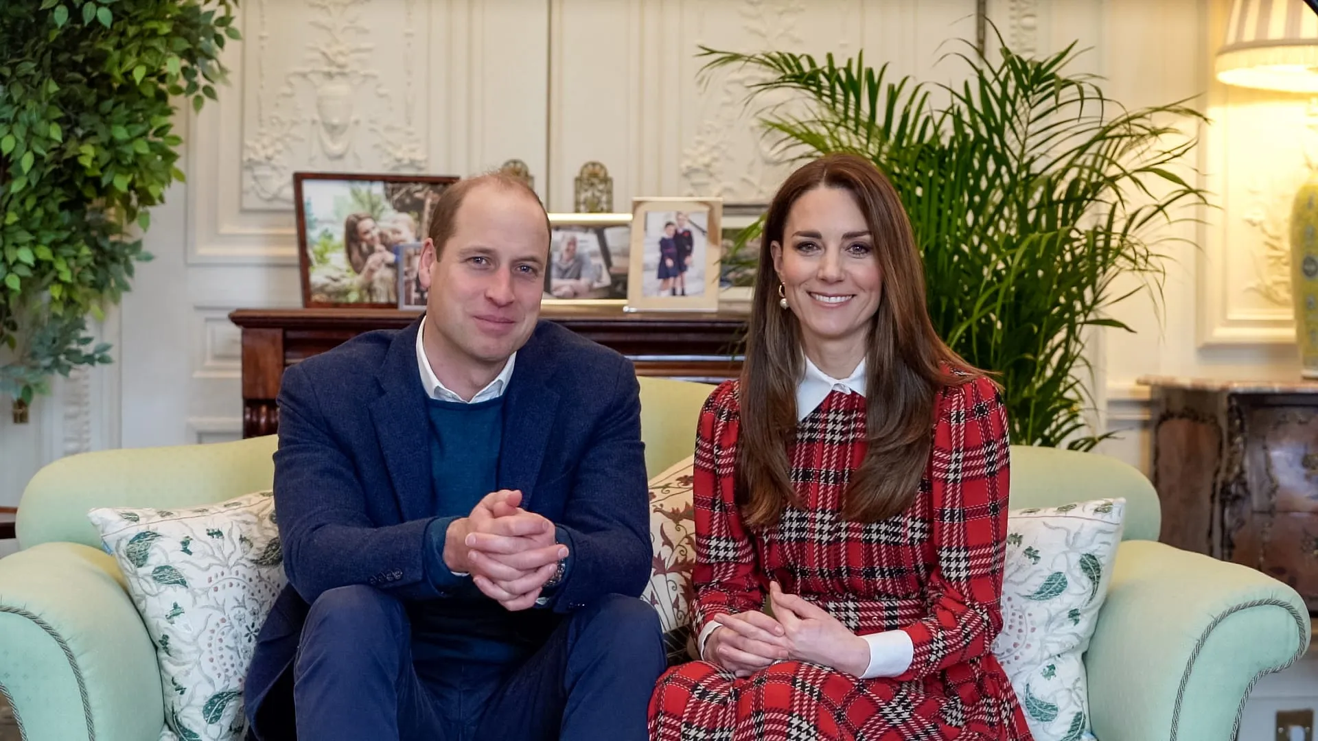 UNCATEGORIZEDKATE MIDDLETON WOWS IN WHITE AT TROOPING THE COLOUR