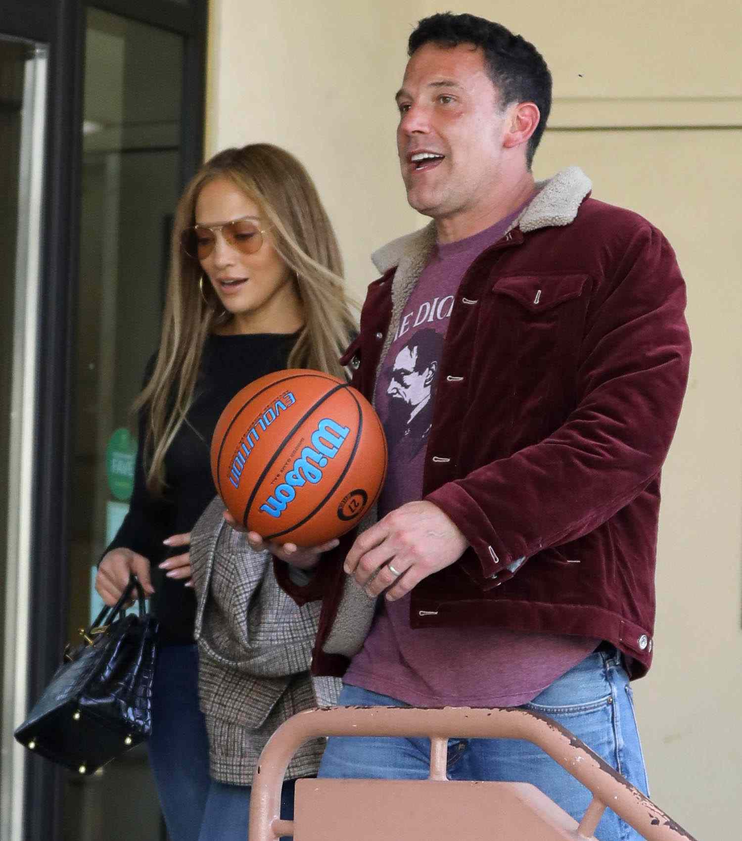 Jennifer Lopez and Ben Affleck avoid PDA at son’s basketball game amid divorce rumours