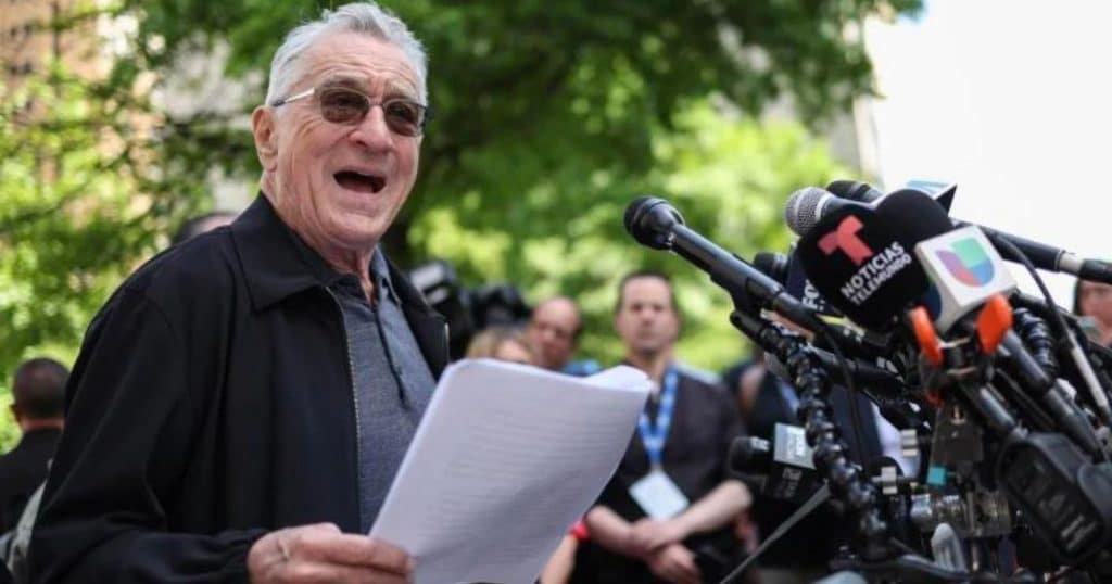 De Niro hits at his opponents: “Shut up, you are all gangsters”