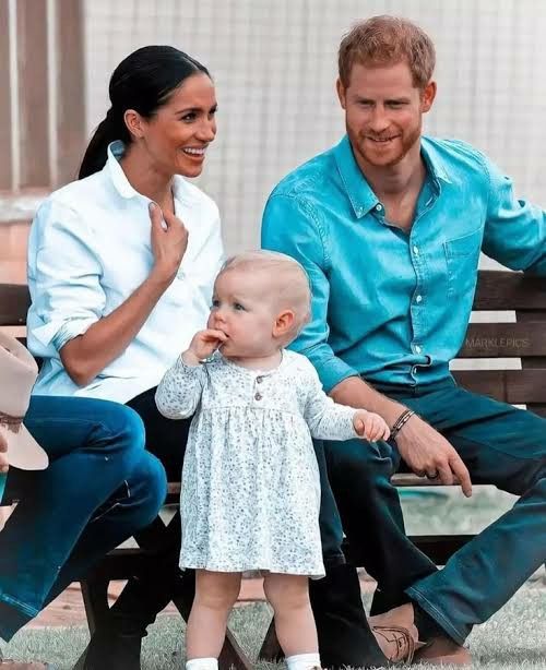 Harry & Meghan consider bringing Archie and Lilibet with them on future tours, royal expert claims