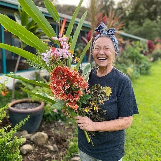 Fans say Roseanne Barr’s living situation is a ‘mess’ after star posts photo of bed