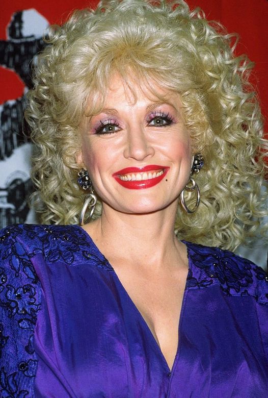 “Was Heavily Criticized For Wearing The Revealing Outfit”: 78-Year-Old Dolly Parton’s Recent Look Sparked a Heated Debate!