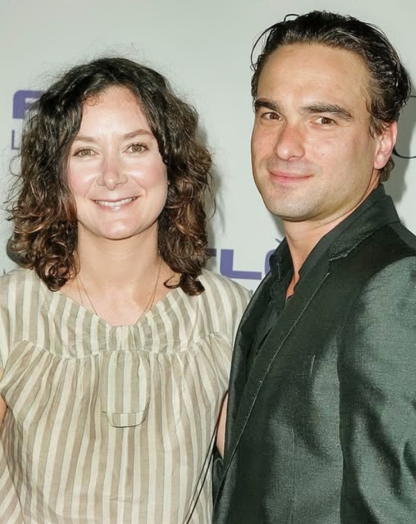 Sara Gilbert Opens Up About Coming Out to Johnny Galecki on ‘Roseanne’: How He Has Supported Her Since!